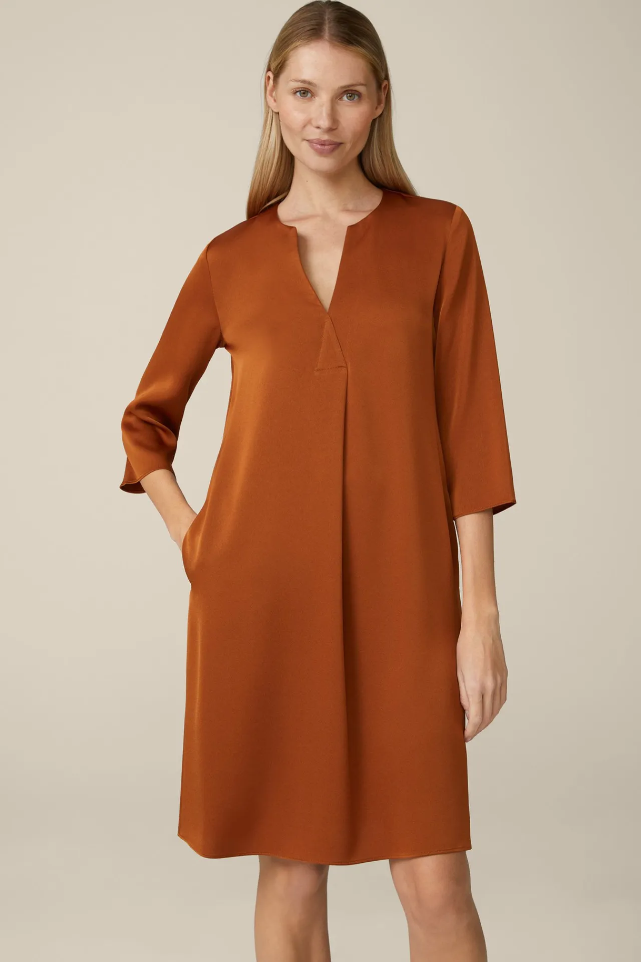 Crepe-Kleid In A-Linie In*Windsor Hot