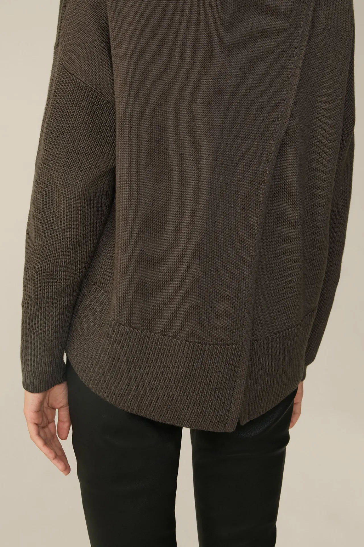 Merino-Strick-Pullover Mit V-Ausschnitt In*Windsor Hot