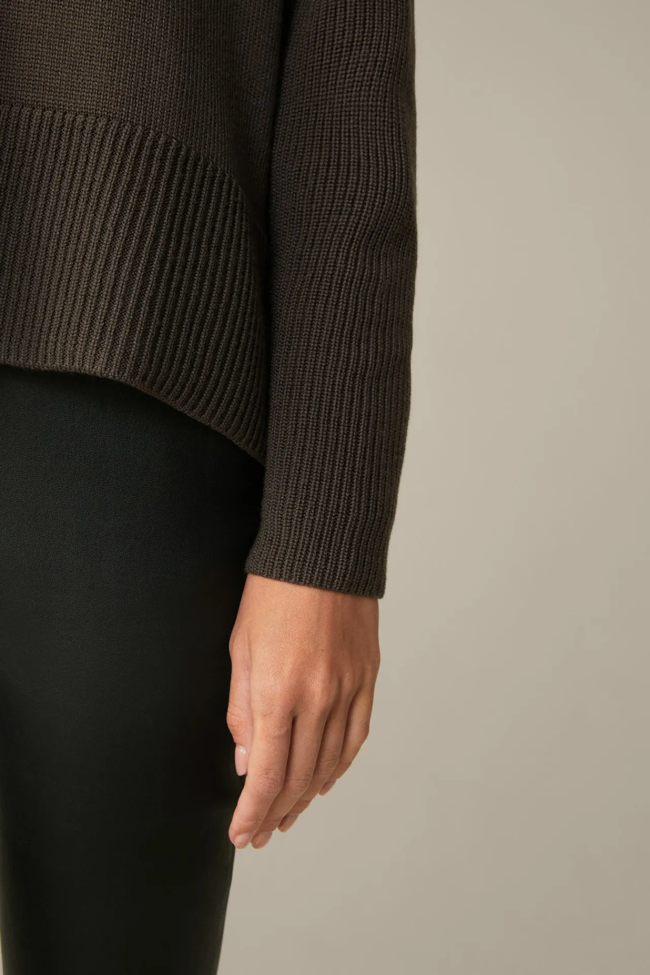 Merino-Strick-Pullover Mit V-Ausschnitt In*Windsor Hot