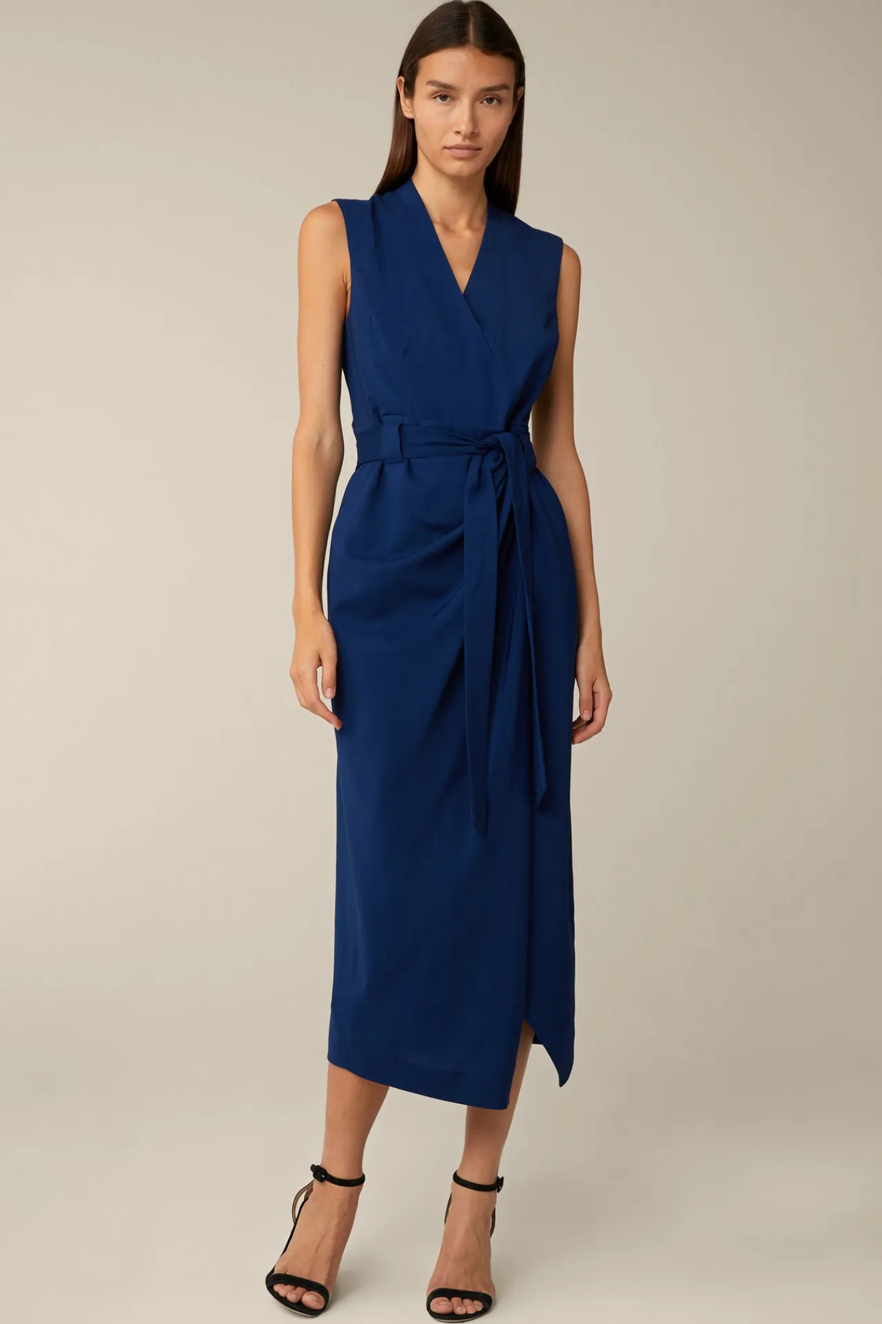 Schurwoll-Etui-Kleid In Midi-Lange In*Windsor Hot