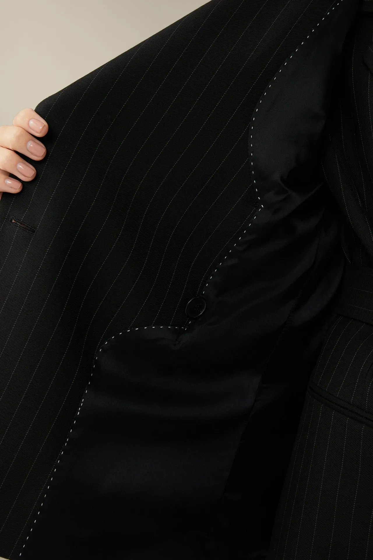 Schurwoll-Twill-Doppelreiher-Blazer Mit Nadelstreifen In*Windsor Sale